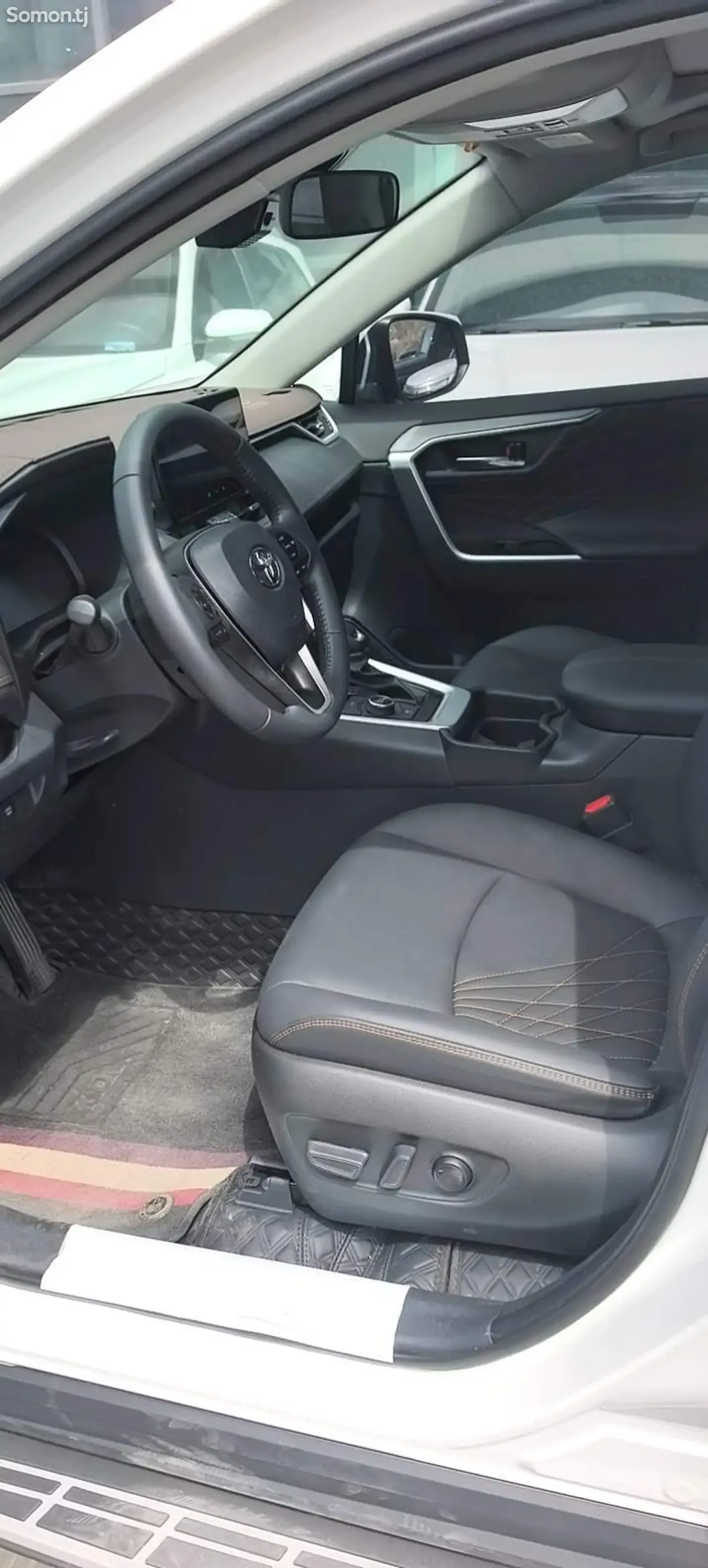 Toyota RAV 4 2025 · 2.5 AT