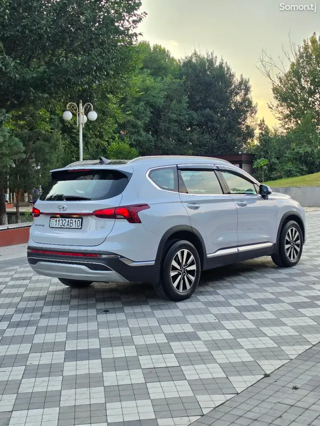 Hyundai Santa Fe 2021 · 2.5 AT