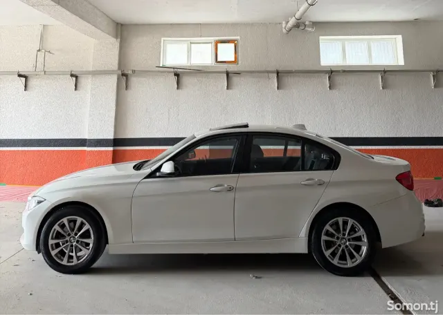 BMW 3 series 2016 · 2.0 AT