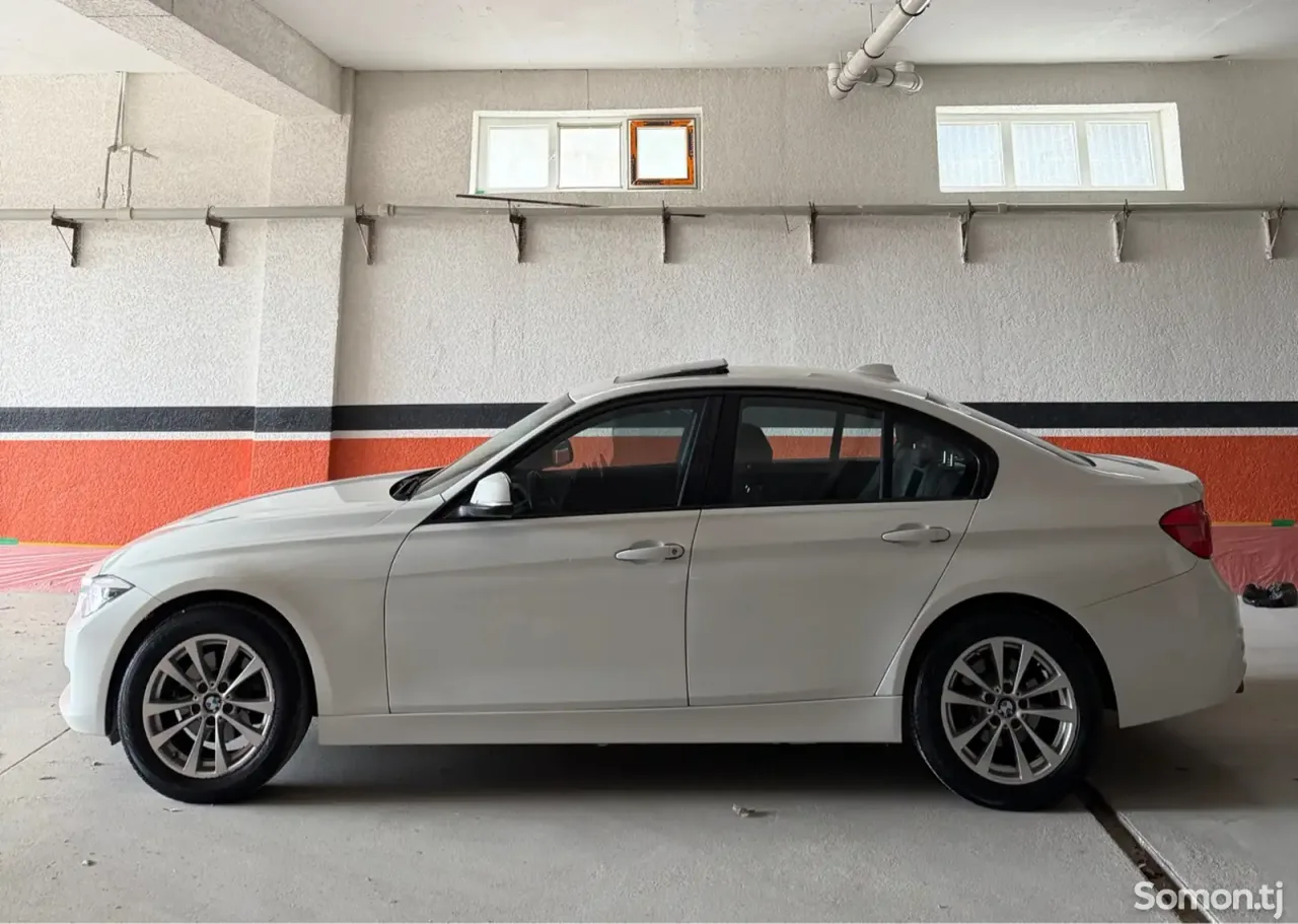 BMW 3 series 2016 · 2.0 AT