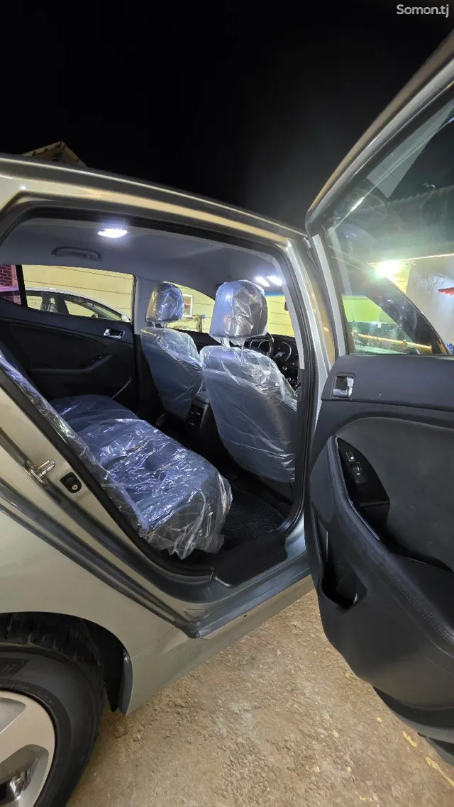 Kia K5 2014 · 2.0 AT