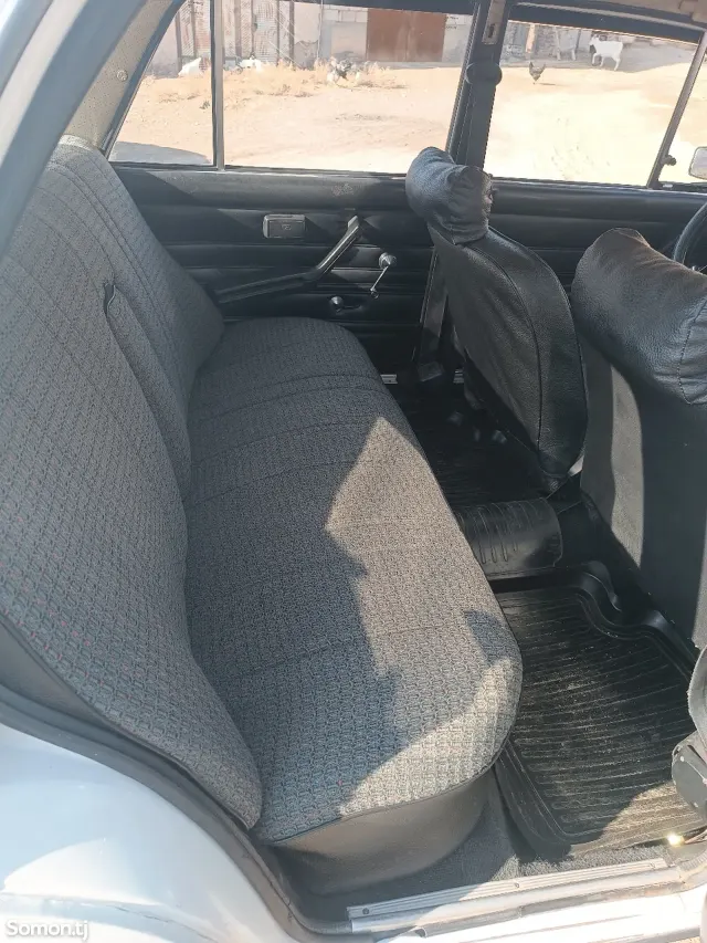 Lada (ВАЗ) 2106 2001 · 1.6 MT