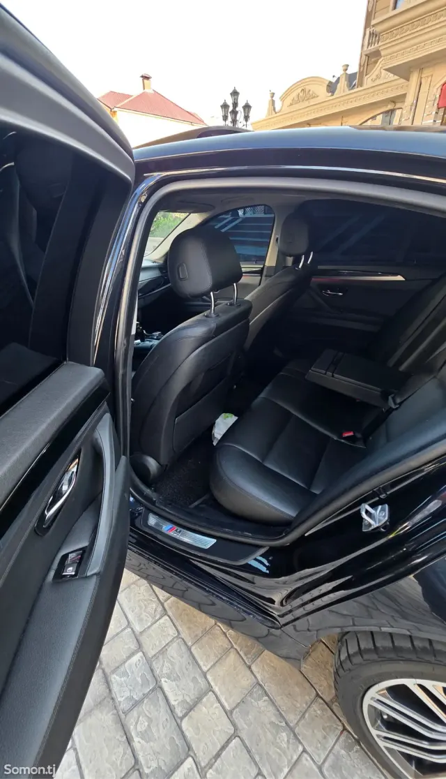BMW 5 series 2016 · 2.0 AT