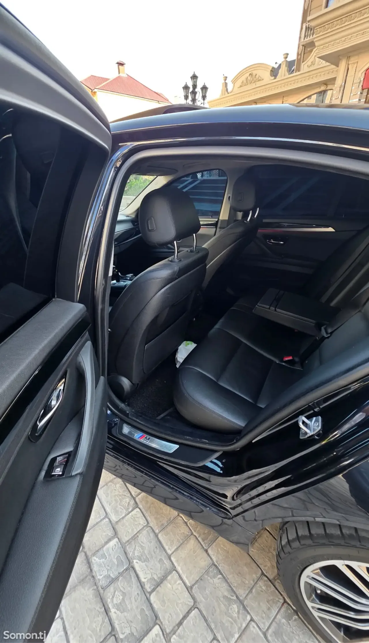 BMW 5 series 2016 · 2.0 AT