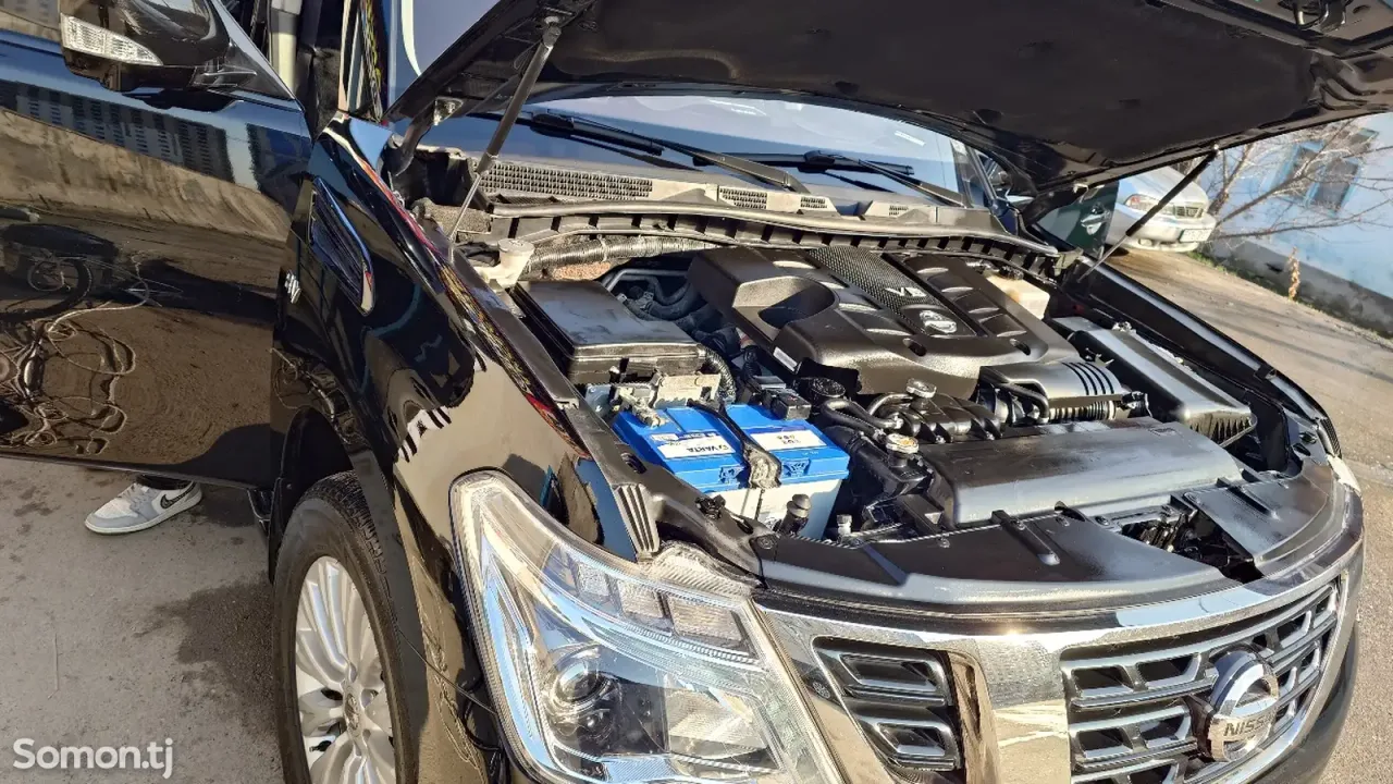 Nissan Patrol 2016 · 5.6 AT