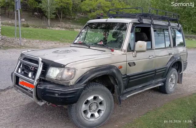 Hyundai Galloper 2000 · 2.3 MT