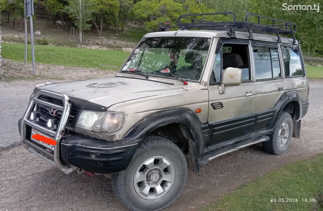 Hyundai Galloper 2000 · 2.3 MT