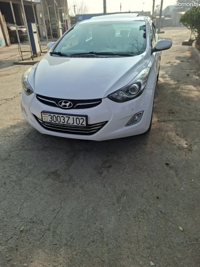 Hyundai Avante 2013 · 1.6 AT