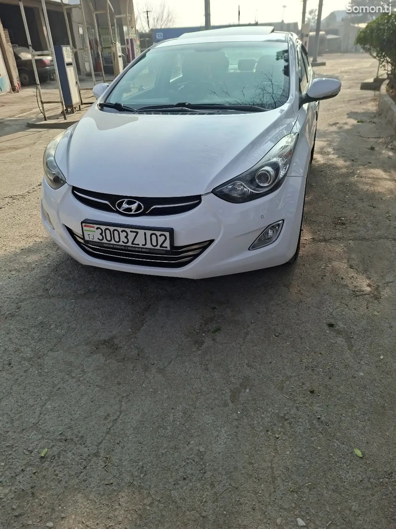 Hyundai Avante 2013 · 1.6 AT