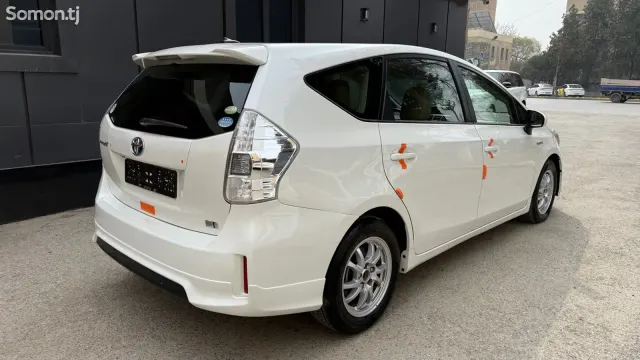 Toyota Prius 2014 · 1.8 AT