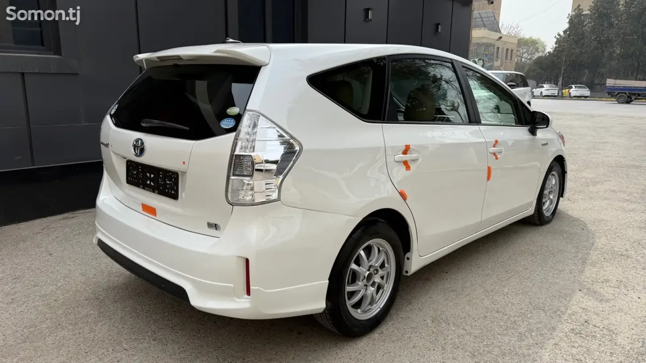 Toyota Prius 2014 · 1.8 AT