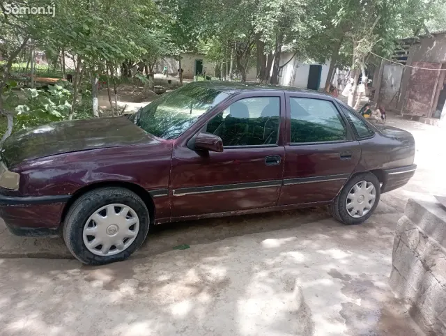 Opel Vectra A 1992 · 1.8 MT