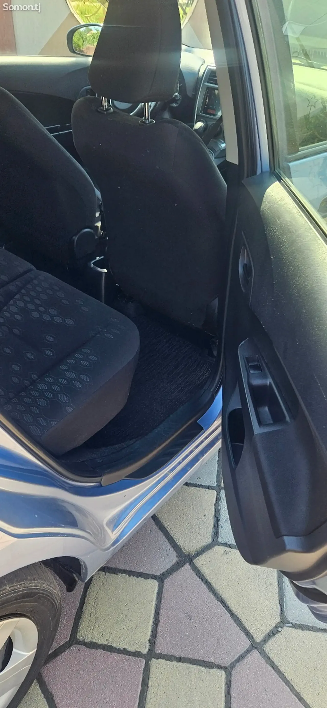 Toyota Ractis 2014 · 1.5 AT