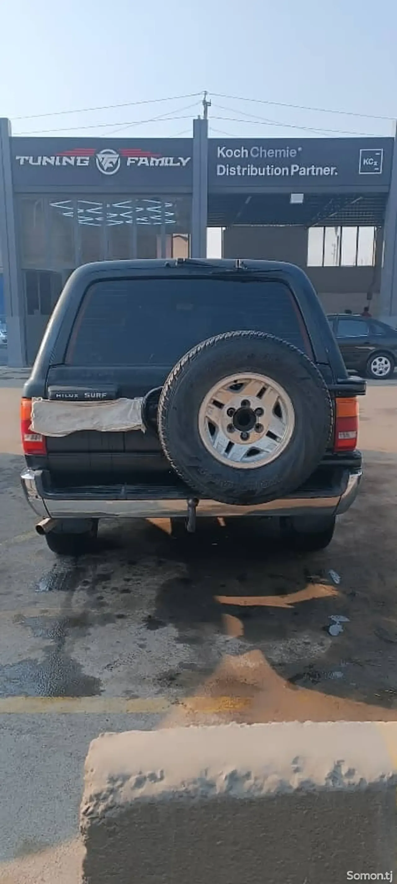 Toyota Hilux Surf 1992 · 2.3 MT
