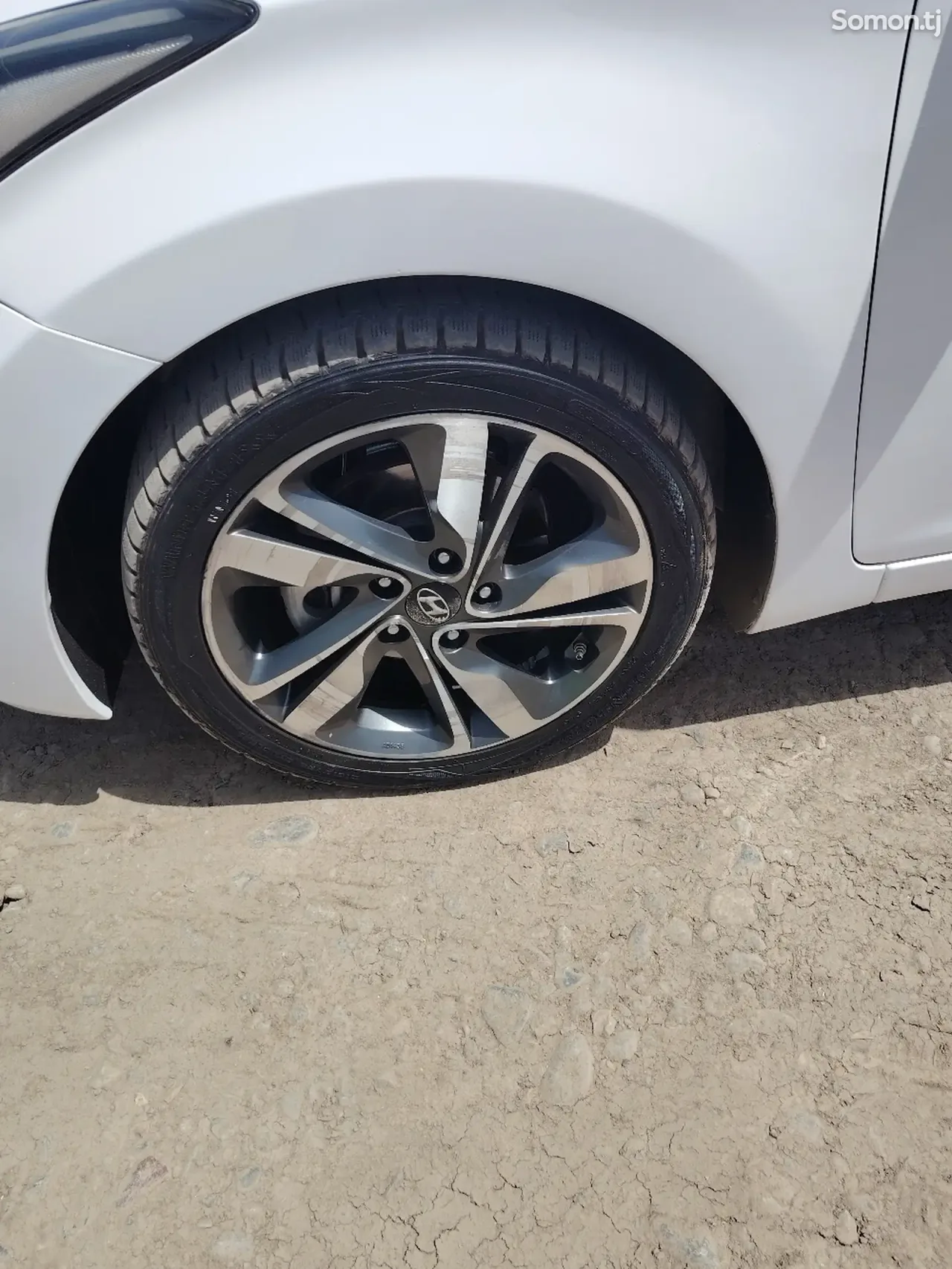 Hyundai Avante 2014 · 1.6 AT