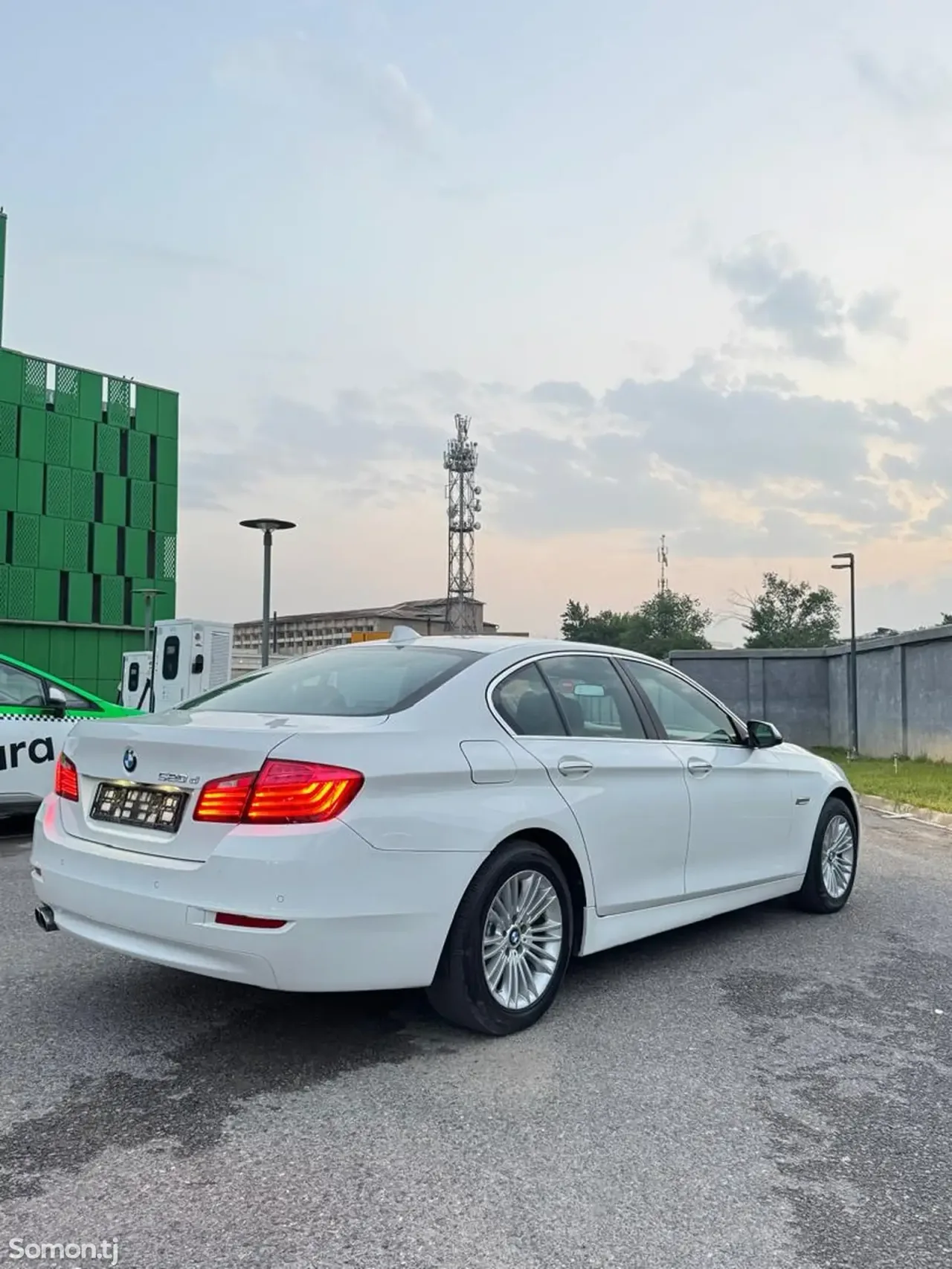 BMW 5 series 2014 · 2.0 AT