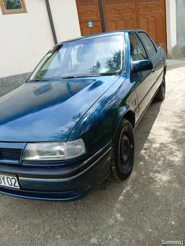 Opel Vectra A 1994 · 1.6 MT