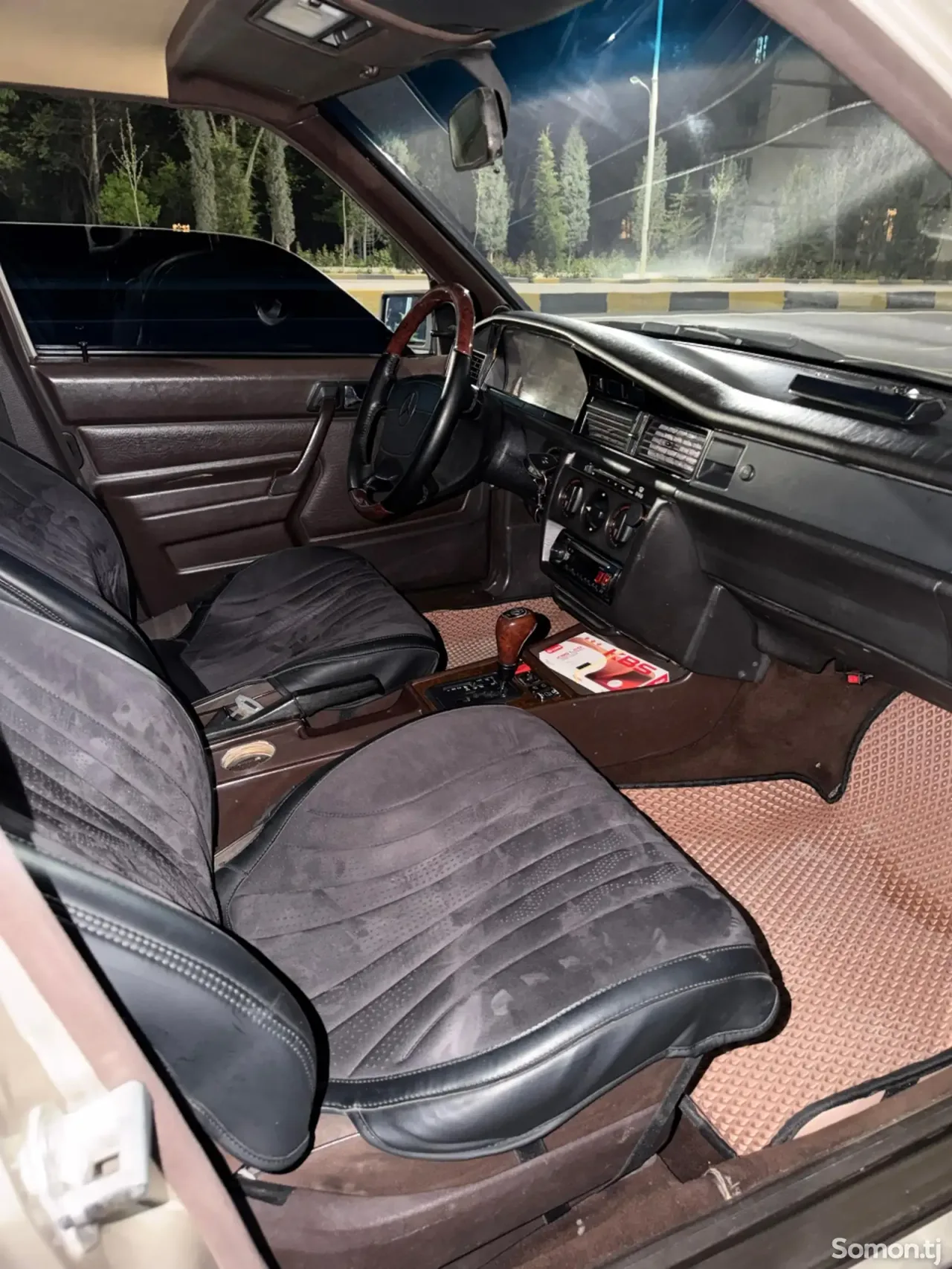 Mercedes-Benz W201 1991 · 1.8 AT