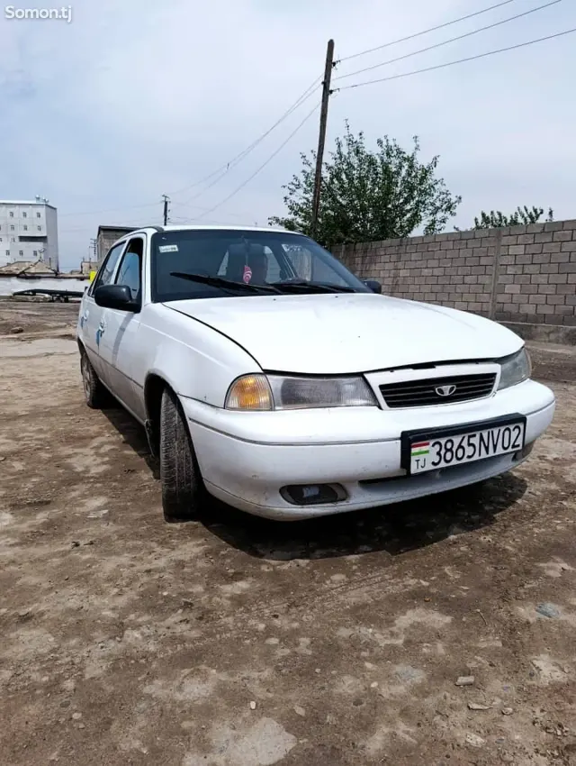 Daewoo Nexia 1995 · 1.5 MT