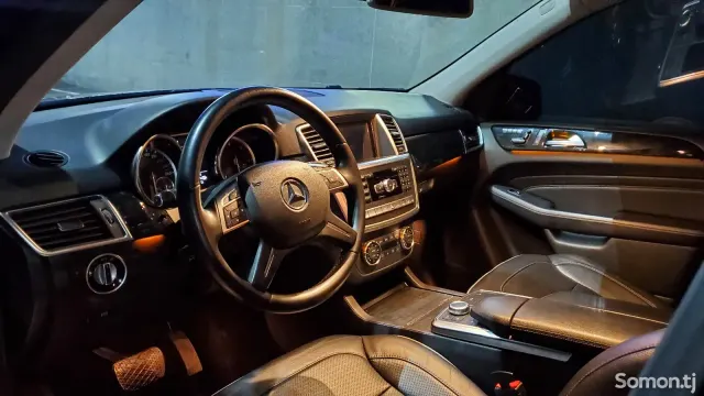 Mercedes-Benz ML class 2012 · 3.5 AT