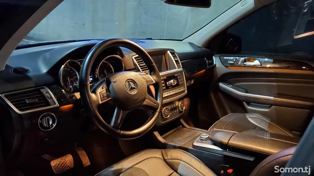 Mercedes-Benz ML class 2012 · 3.5 AT