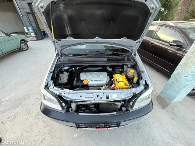 Opel Zafira 2002 · 1.8 MT