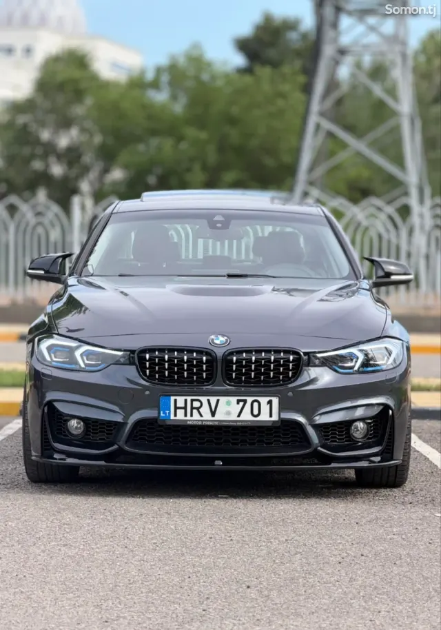 BMW 3 series 2017 · 5.2 AT