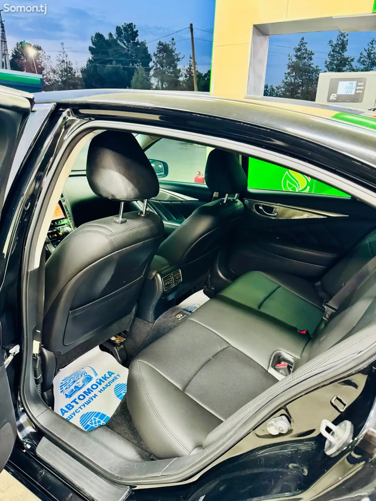 Infiniti Q series 2015 · 3.5 AT