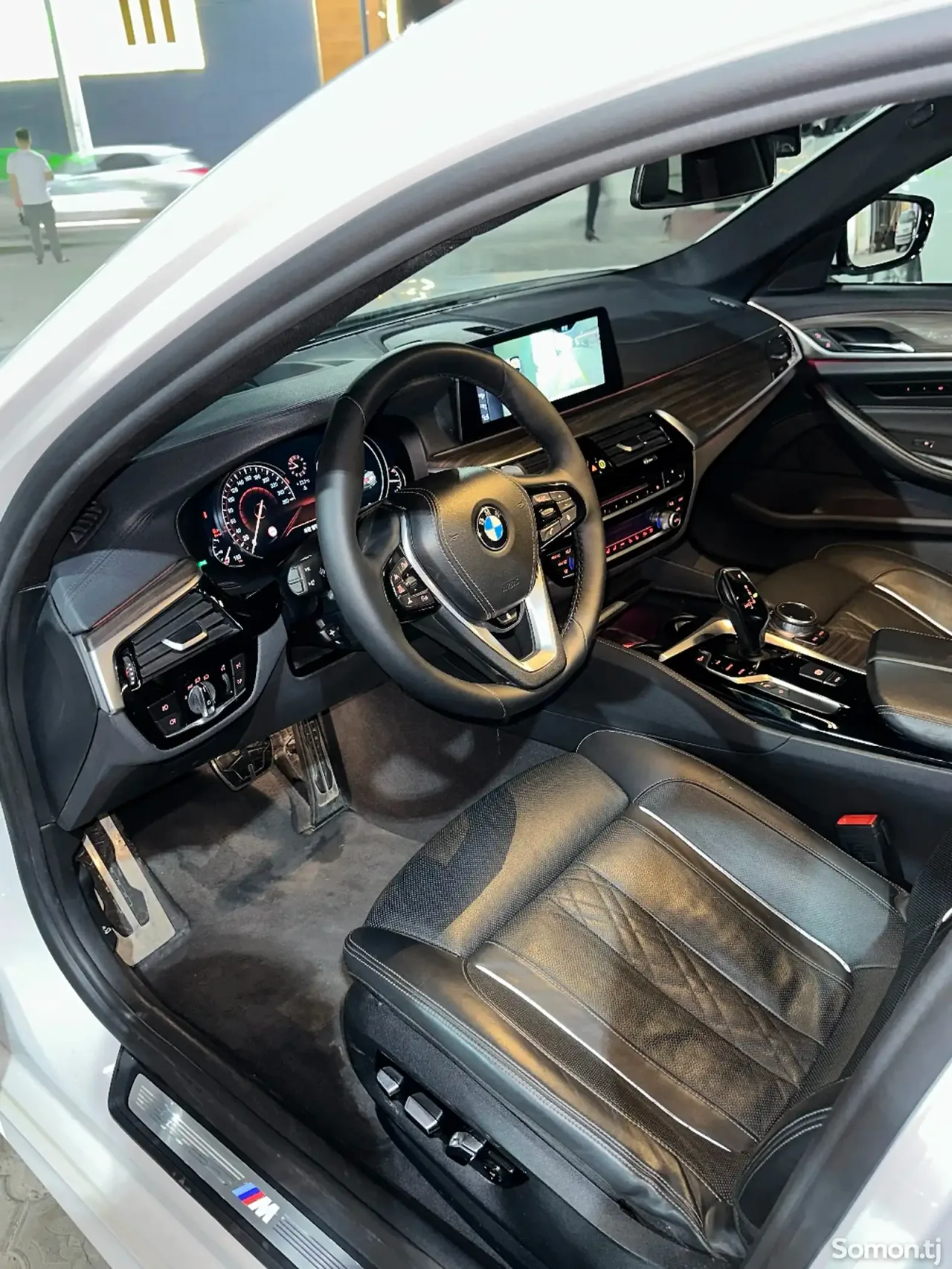 BMW 5 series 2017 · 2.0 AT