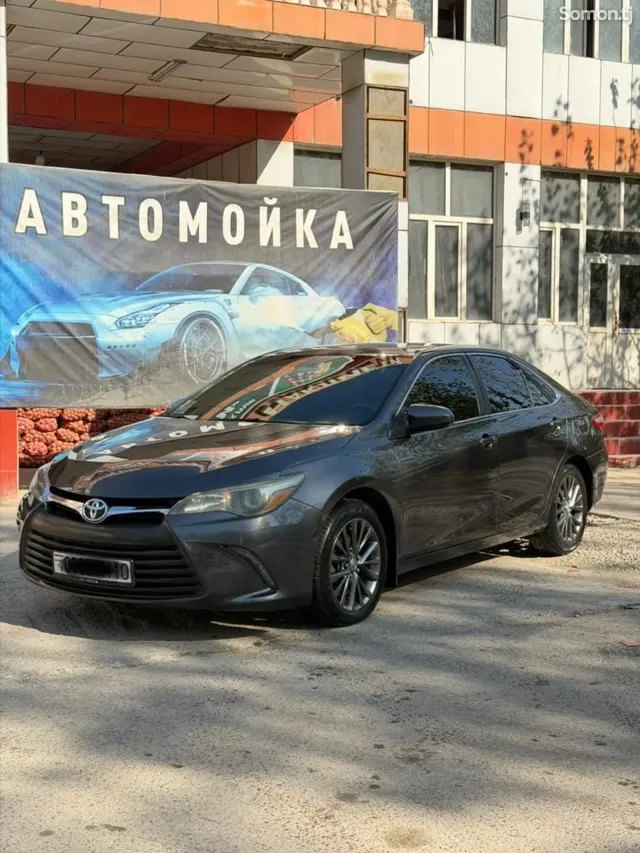 Toyota Camry 2017 · 2.5 AT