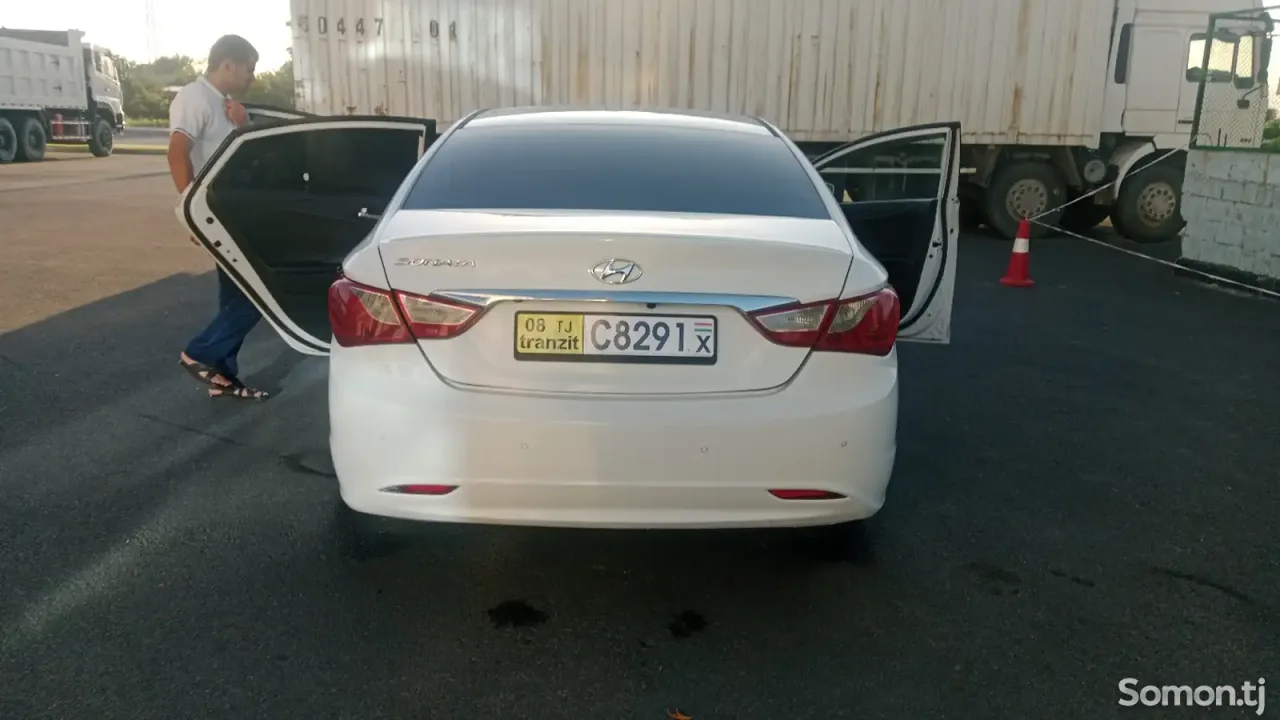Hyundai Avante 2011 · 2.0 AT