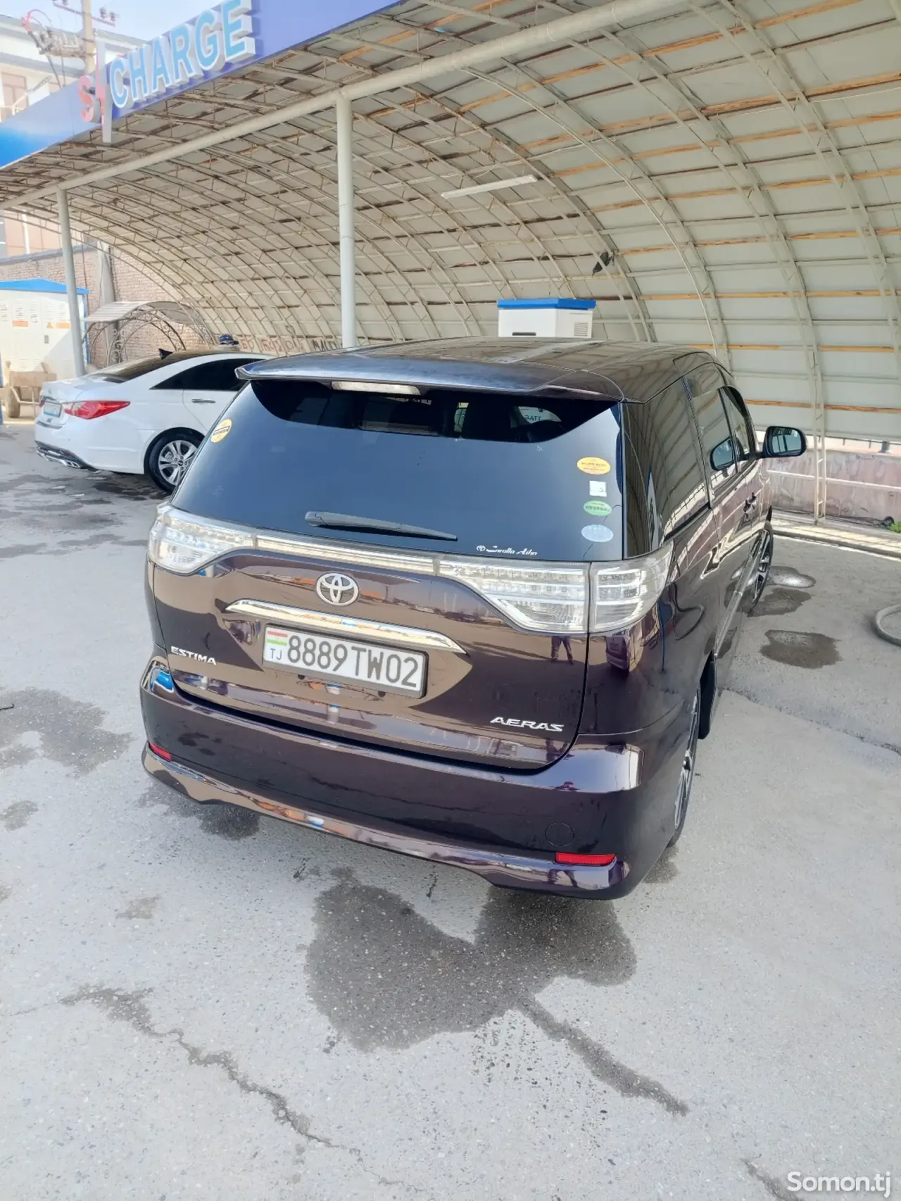 Toyota Estima 2014 · 2.4 AT