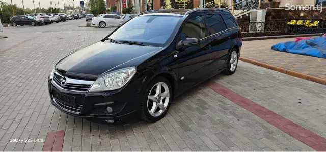 Opel Astra H 2008 · 1.6 MT