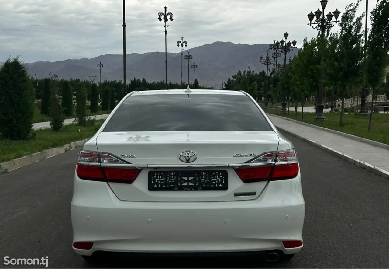 Toyota Camry 2017 · 2.5 AT