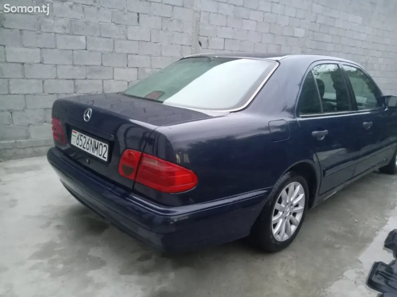 Mercedes-Benz E class 1997 · 2.0 MT