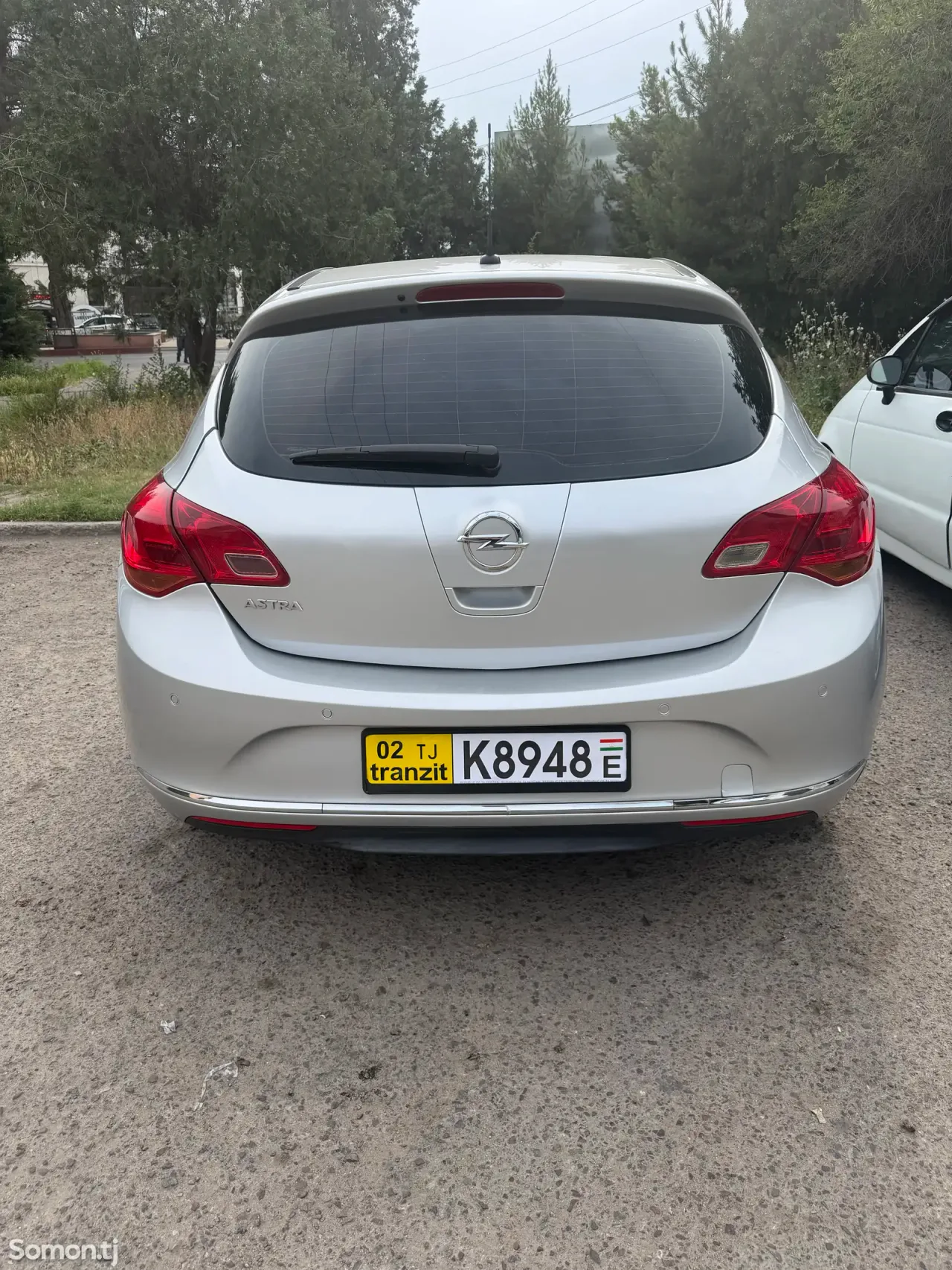 Opel Astra J 2015 · 1.6 MT