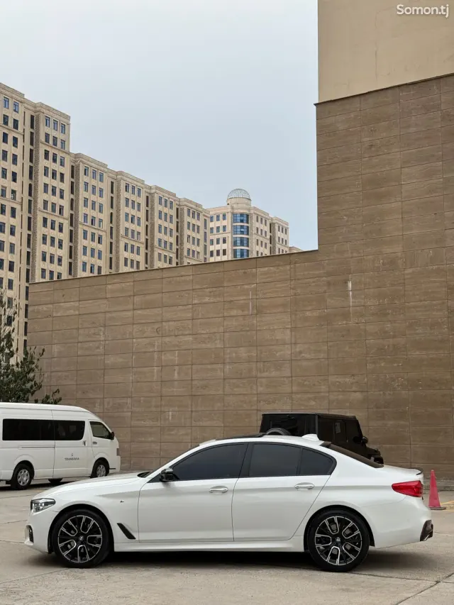 BMW 5 series 2017 · AT