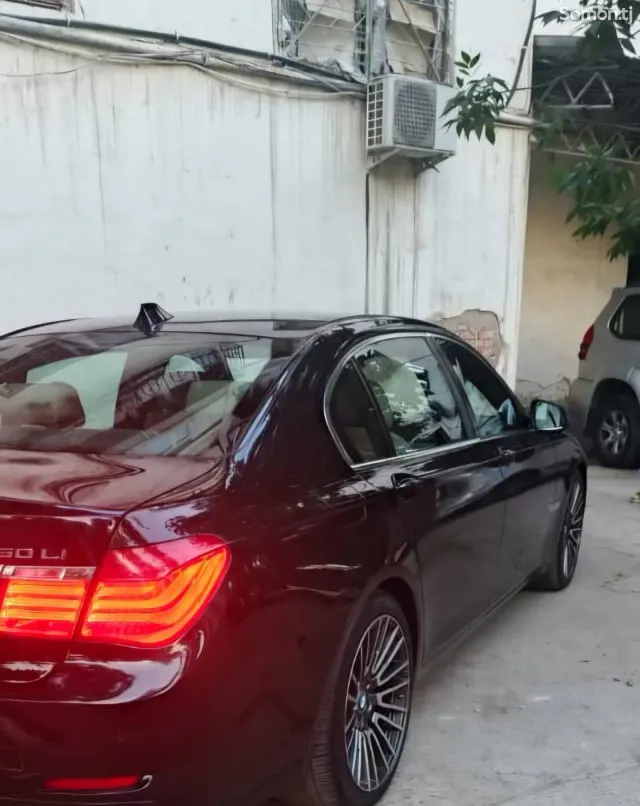 BMW 7 series 2011 · 4.4 AT