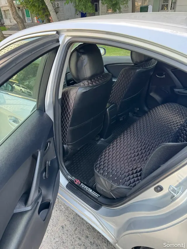 Toyota Avensis 2009 · 1.8 MT