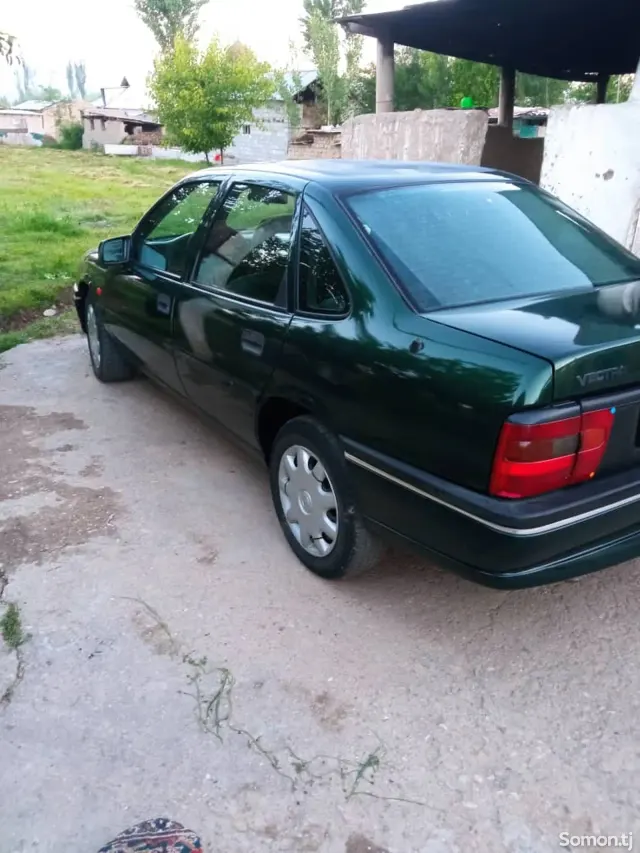Opel Vectra A 1995 · 1.6 MT