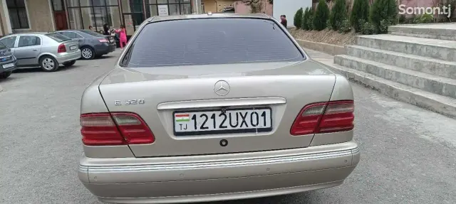 Mercedes-Benz E class 2000 · 3.2 AT