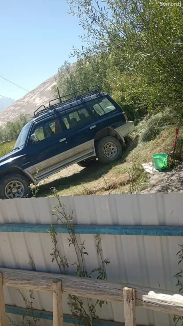 Mitsubishi Pajero Sport 2002 · 2.3 MT