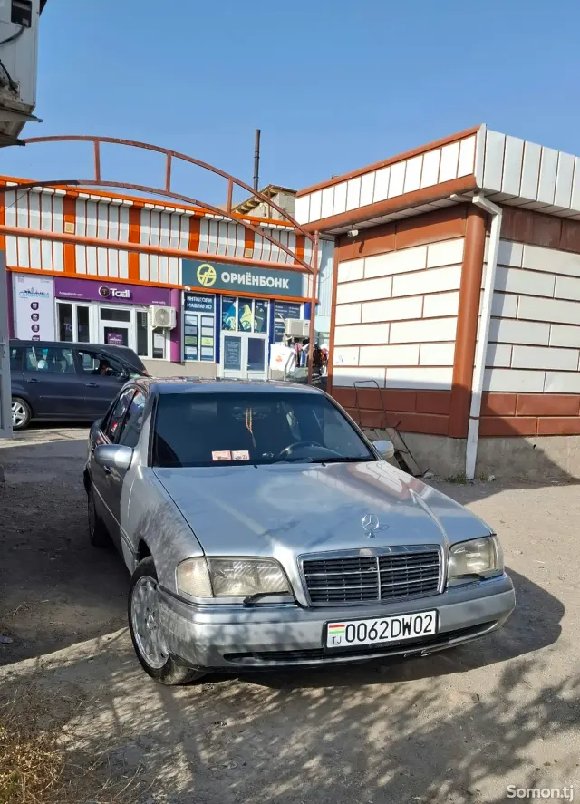 Mercedes-Benz C class 1995 · 2.0 AT