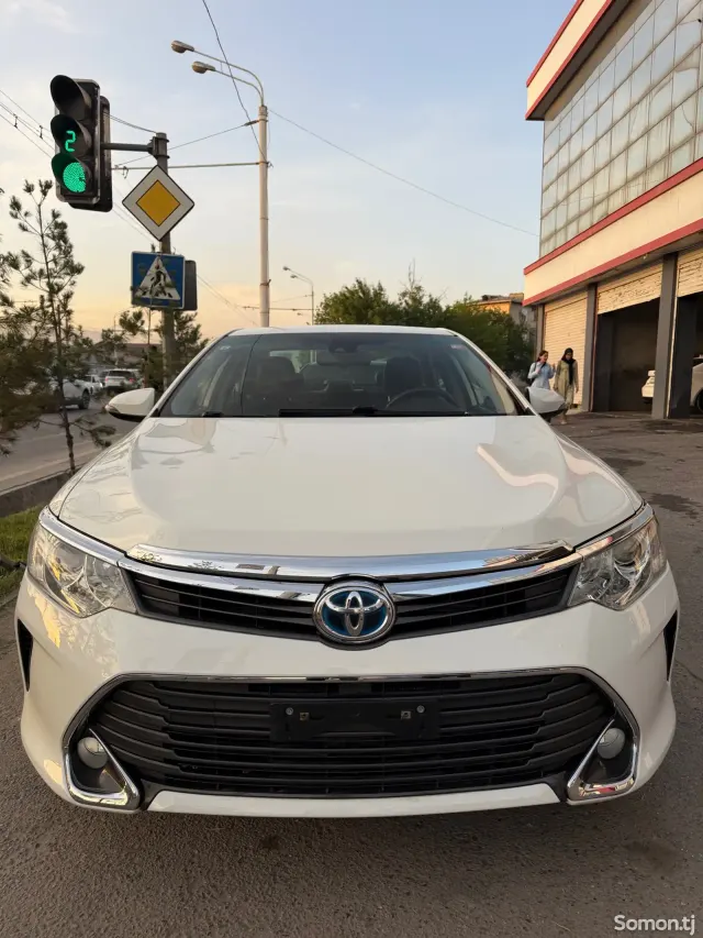 Toyota Camry 2015 · 2.5 AT
