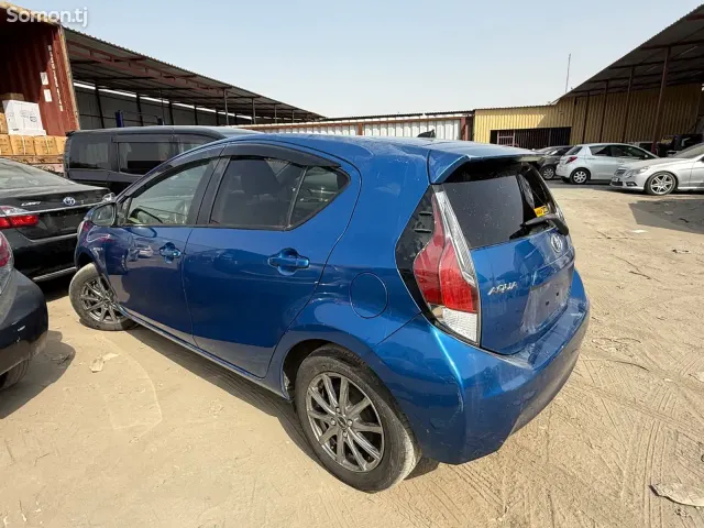 Toyota Aqua 2014 · 1.5 AT