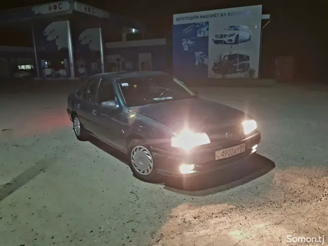 Opel Vectra A 1995 · 1.6 MT
