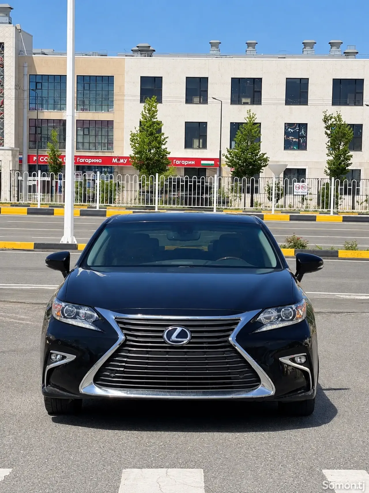Lexus ES series 2016 · 2.5 AT