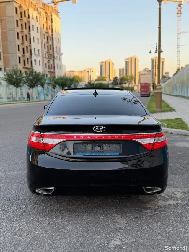 Hyundai Grandeur 2014 · 2.4 AT