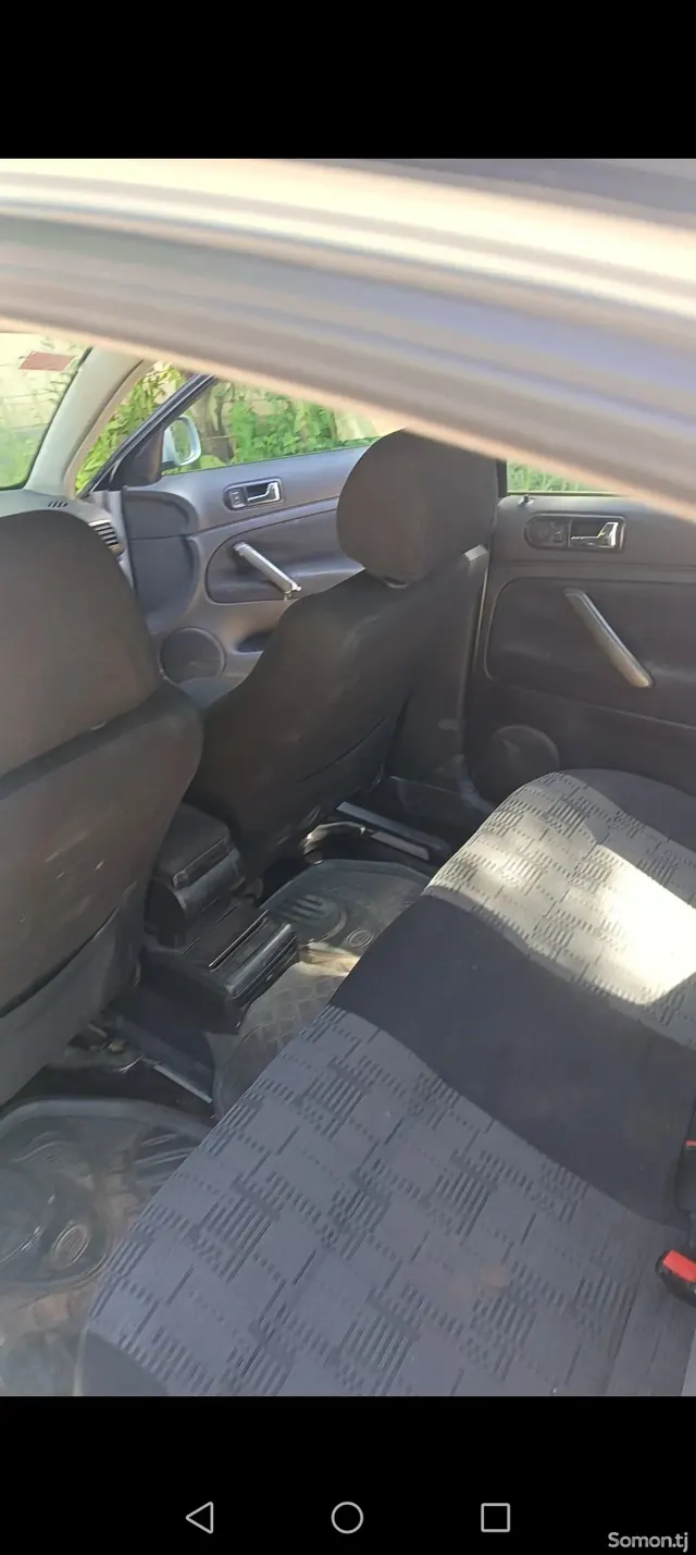 Volkswagen Passat 1997 · 1.6 MT