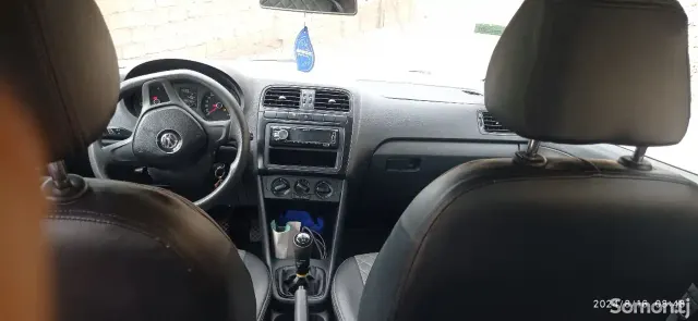 Volkswagen Polo 2018 · 1.6 MT